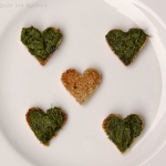 Valentinstag Herz Toast mit Bärlauch-Pesto
