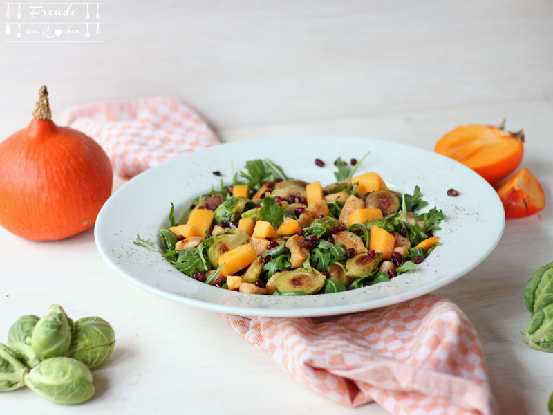 Kürbis Gnocchi auf Rucolasalat mit Kohlsprossen vegan - Freude am Kochen