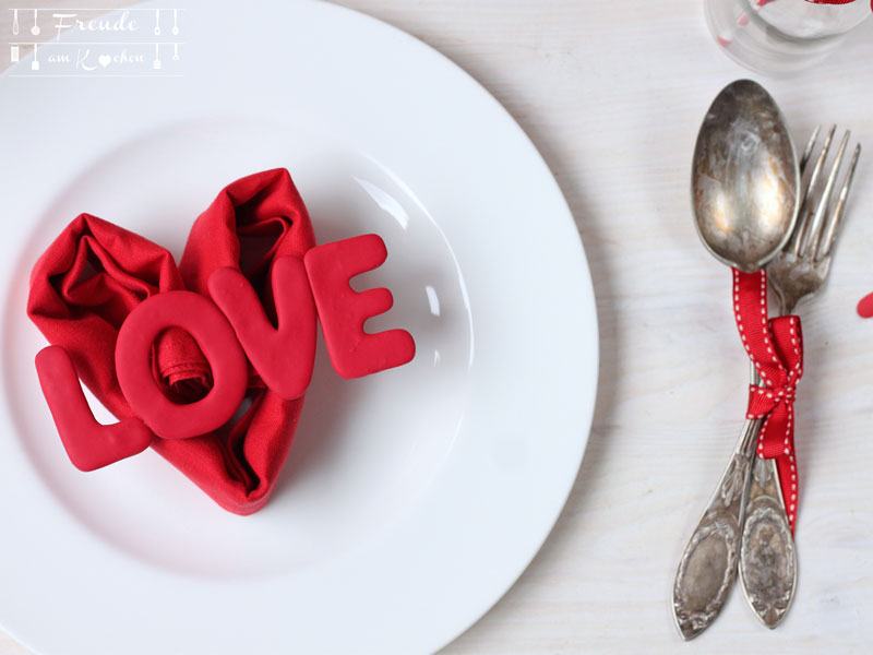 Tischdeko für den Valentinstag - 14 Blogger - 14 Ideen für den Valentinstag - Freude am Kochen
