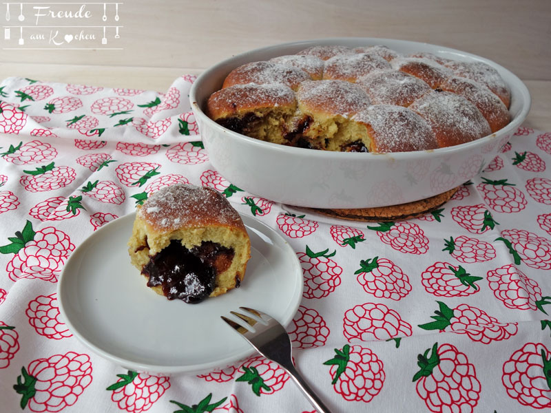 Buchteln mit Zwetschkenröster vegan - Freude am Kochen