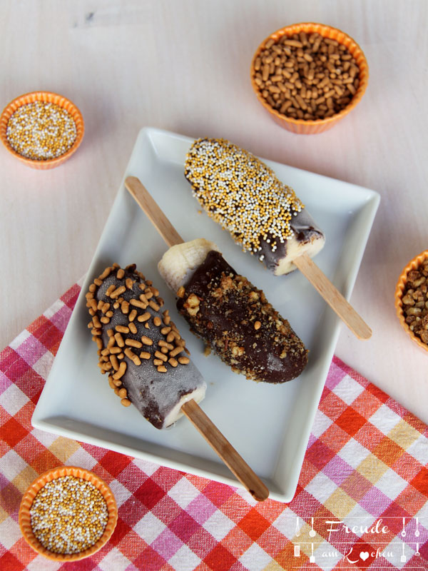 Bananen Popsicle Eis - Bananen im Schokomantel mit Walnusskrokant - Freude am Kochen