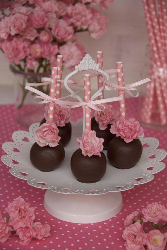 Vegane Rosenblüten Tonka Cakepops - Auszug aus "Vegane Cake-Pops" - Vegan - Rezept - Freude am Kochen