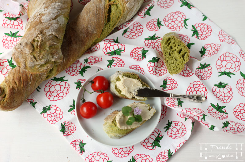 Grünes verdrehtes Baguette - Pain Paillasse mit Spinat - vegan - Freude am Kochen