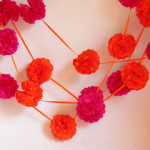 Mini Pompoms, Seidenpapier-Blüten, Girlanden, Deko….. etc für den Sweet-Table, Candytable, Tischdeko…DIY