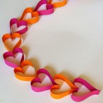 Valentinstag DIY: Herz Girlande aus Papierstreifen